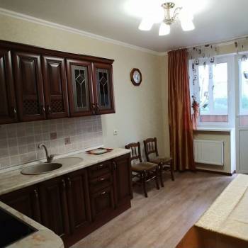 Сдается 1-комнатная квартира, 49 м²