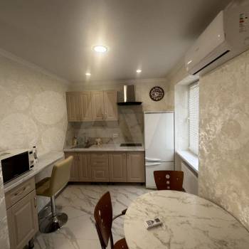 Сдается 1-комнатная квартира, 50 м²