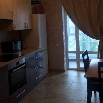 Сдается 1-комнатная квартира, 45 м²