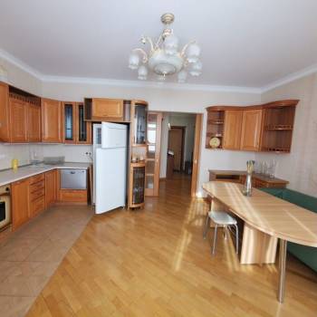 Сдается 2-х комнатная квартира, 88 м²