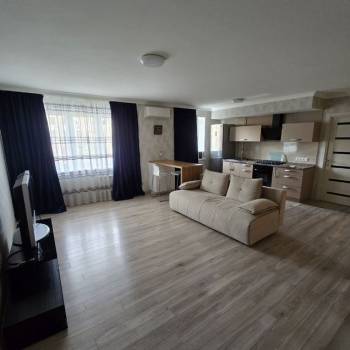 Продается 1-комнатная квартира, 53,2 м²