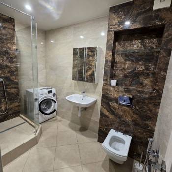 Продается 1-комнатная квартира, 53,2 м²