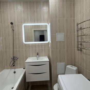 Сдается 1-комнатная квартира, 56 м²