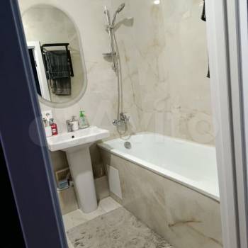 Продается 1-комнатная квартира, 43 м²