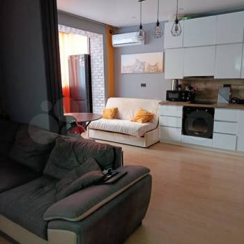 Продается 1-комнатная квартира, 43 м²