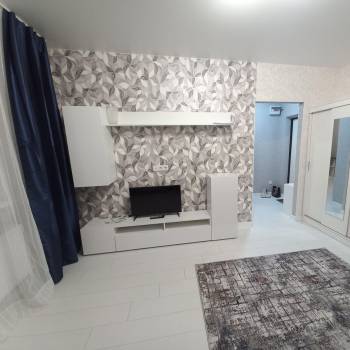 Продается 1-комнатная квартира, 37 м²