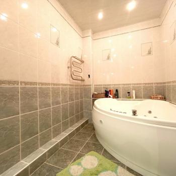 Продается Многокомнатная квартира, 171,4 м²