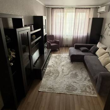 Сдается 1-комнатная квартира, 42 м²