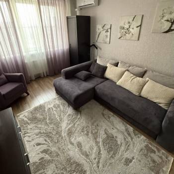 Сдается 1-комнатная квартира, 42 м²