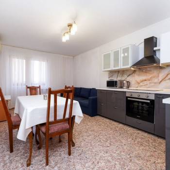 Сдается Многокомнатная квартира, 100 м²