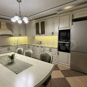 Сдается 2-х комнатная квартира, 90 м²