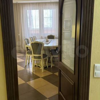 Сдается 2-х комнатная квартира, 90 м²