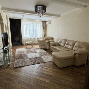 Сдается 2-х комнатная квартира, 90 м²