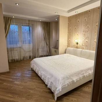Сдается 2-х комнатная квартира, 90 м²