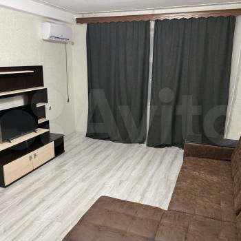 Продается 1-комнатная квартира, 32 м²
