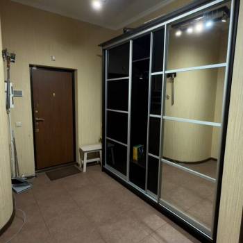 Сдается 1-комнатная квартира, 55 м²