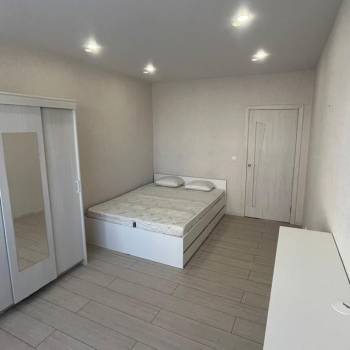 Продается 1-комнатная квартира, 36 м²