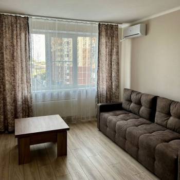 Сдается 1-комнатная квартира, 38 м²