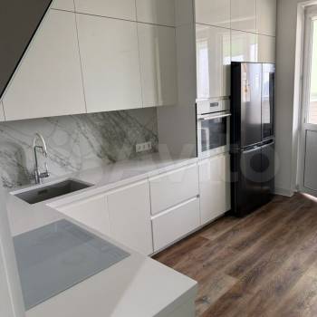 Продается 1-комнатная квартира, 37,3 м²