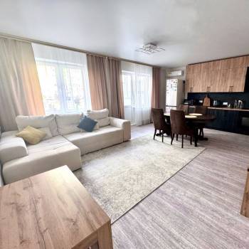 Продается 2-х комнатная квартира, 81 м²