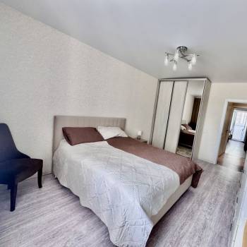 Продается 2-х комнатная квартира, 81 м²