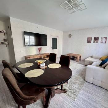 Продается 2-х комнатная квартира, 81 м²