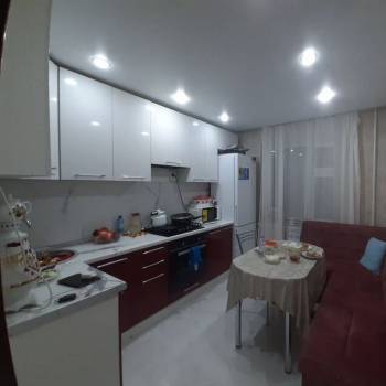 Продается Многокомнатная квартира, 82 м²