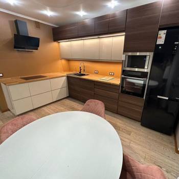 Сдается 2-х комнатная квартира, 64 м²