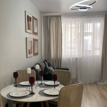 Сдается 2-х комнатная квартира, 82 м²