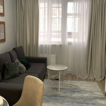 Сдается 2-х комнатная квартира, 82 м²