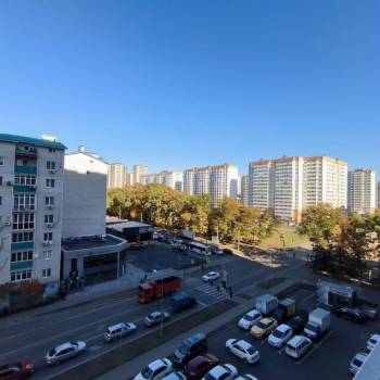 Продается 1-комнатная квартира, 35 м²