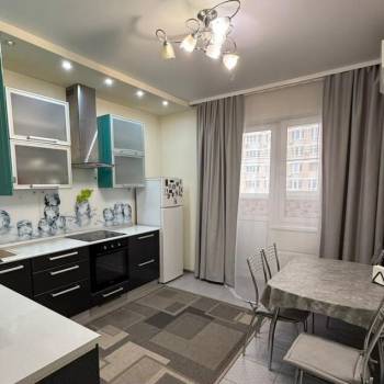 Сдается 1-комнатная квартира, 46 м²