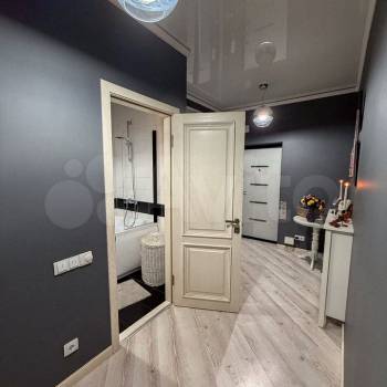 Продается 1-комнатная квартира, 50,6 м²