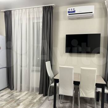 Сдается 1-комнатная квартира, 56 м²