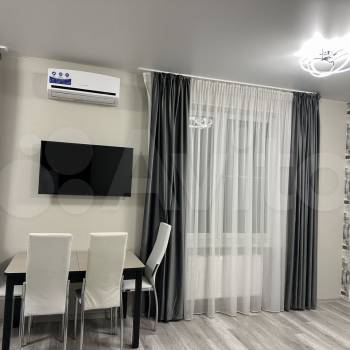 Сдается 1-комнатная квартира, 56 м²