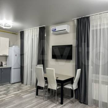 Сдается 1-комнатная квартира, 56 м²