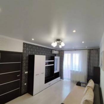 Сдается 1-комнатная квартира, 42 м²