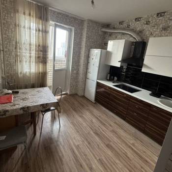 Сдается 1-комнатная квартира, 38 м²