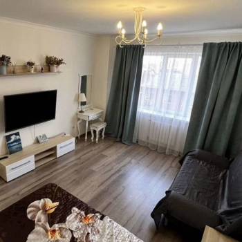 Сдается 1-комнатная квартира, 54 м²