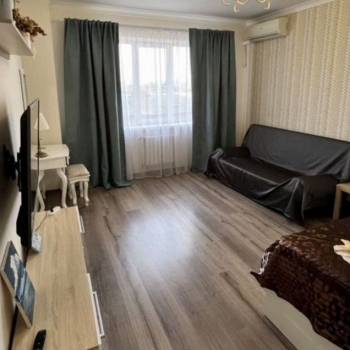 Сдается 1-комнатная квартира, 54 м²