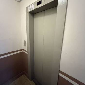 Продается 1-комнатная квартира, 32 м²