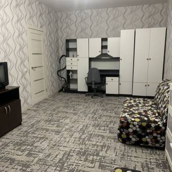 Сдается 1-комнатная квартира, 46 м²