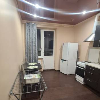 Сдается 1-комнатная квартира, 38 м²