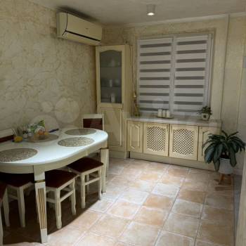 Продается Многокомнатная квартира, 60 м²