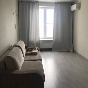 Сдается 1-комнатная квартира, 42 м²