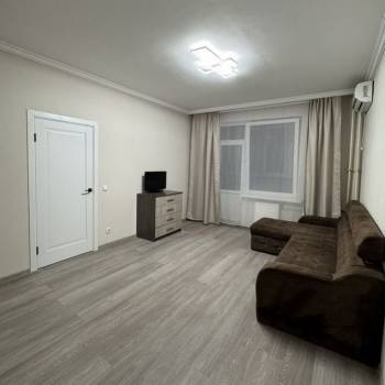 Продается 1-комнатная квартира, 44 м²