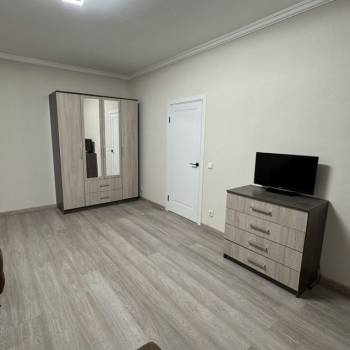 Продается 1-комнатная квартира, 44 м²
