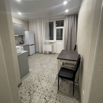 Сдается 1-комнатная квартира, 37 м²