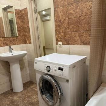 Сдается 1-комнатная квартира, 49 м²