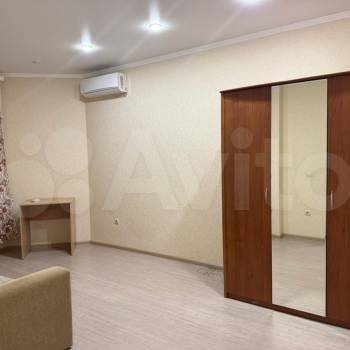 Сдается 1-комнатная квартира, 49 м²